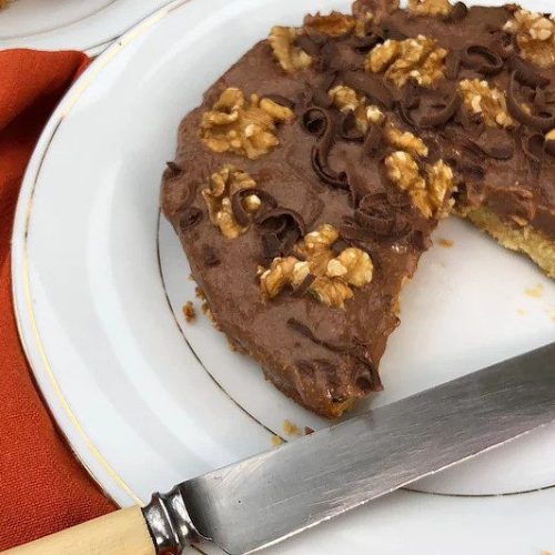 Banana & walnut tarte